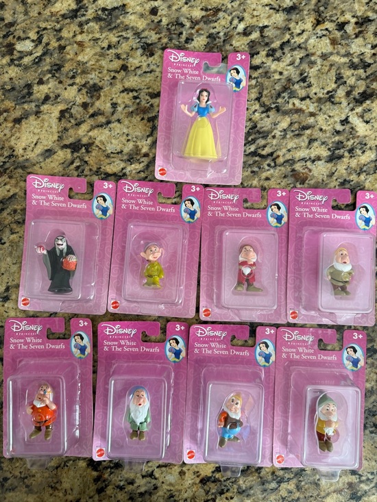 Other - Disney Princess Snow White and Seven Dwarfs Figurines  Complete Set Mattel 2001